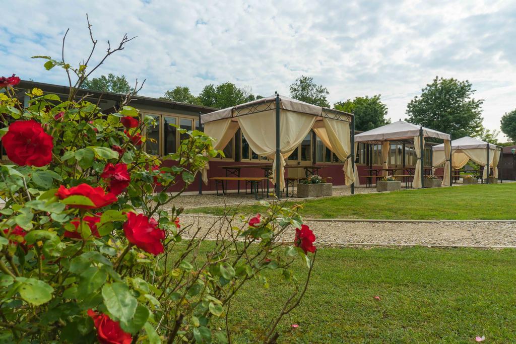 Ristorante Albergo Al Donatore Teòr Екстериор снимка