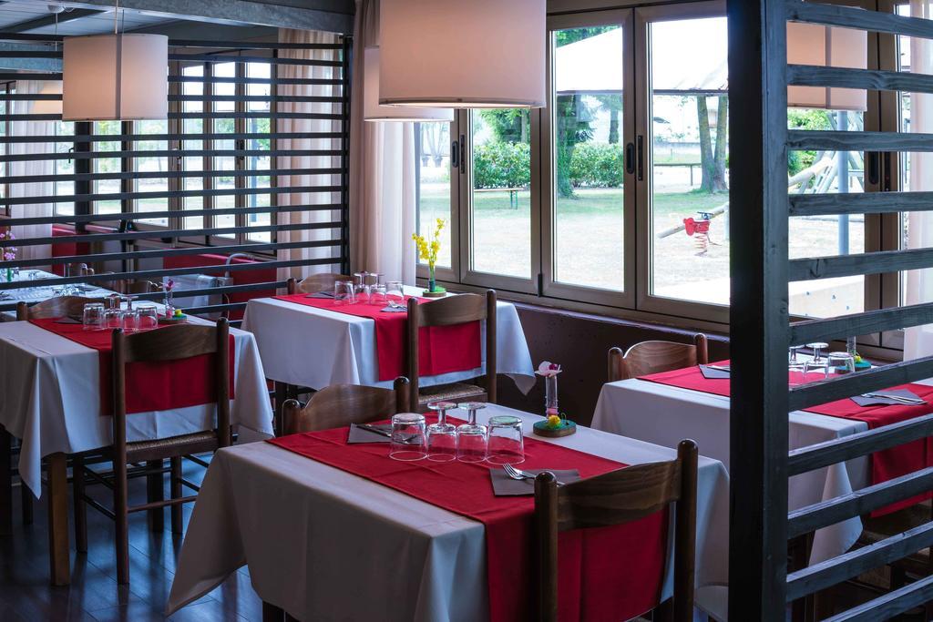 Ristorante Albergo Al Donatore Teòr Екстериор снимка