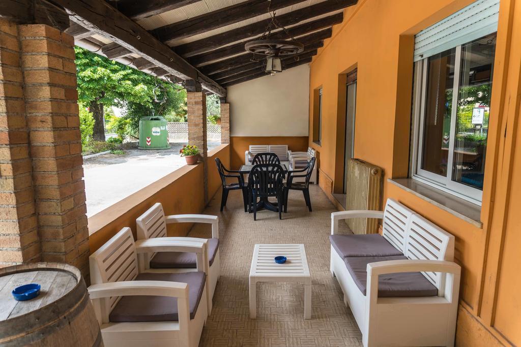 Ristorante Albergo Al Donatore Teòr Екстериор снимка