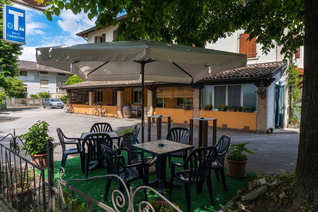 Ristorante Albergo Al Donatore Teòr Екстериор снимка