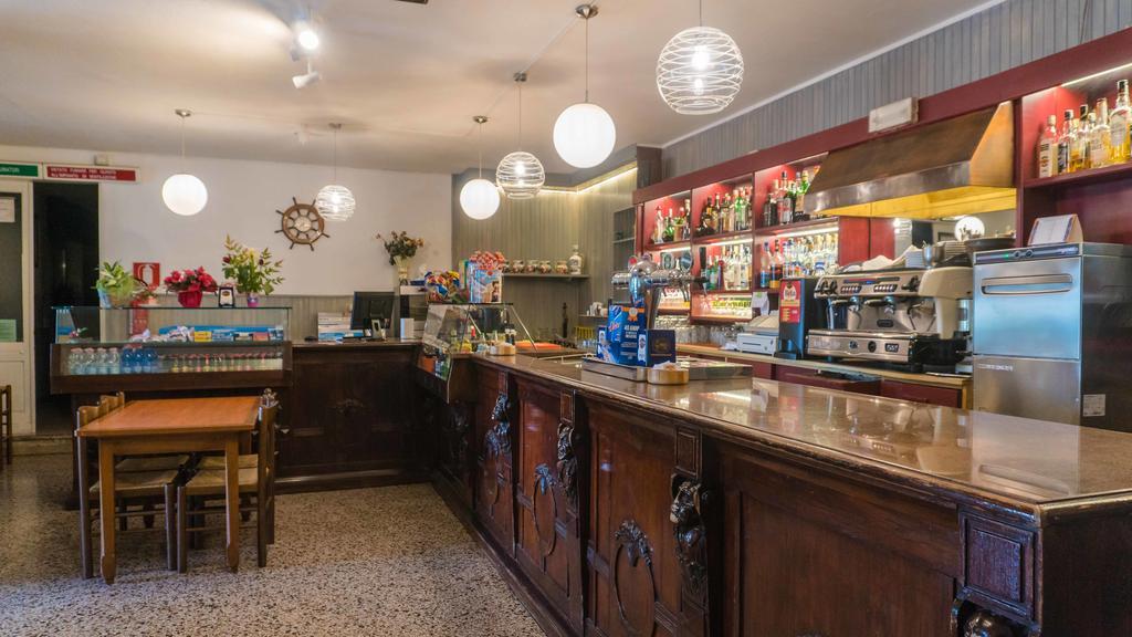 Ristorante Albergo Al Donatore Teòr Екстериор снимка